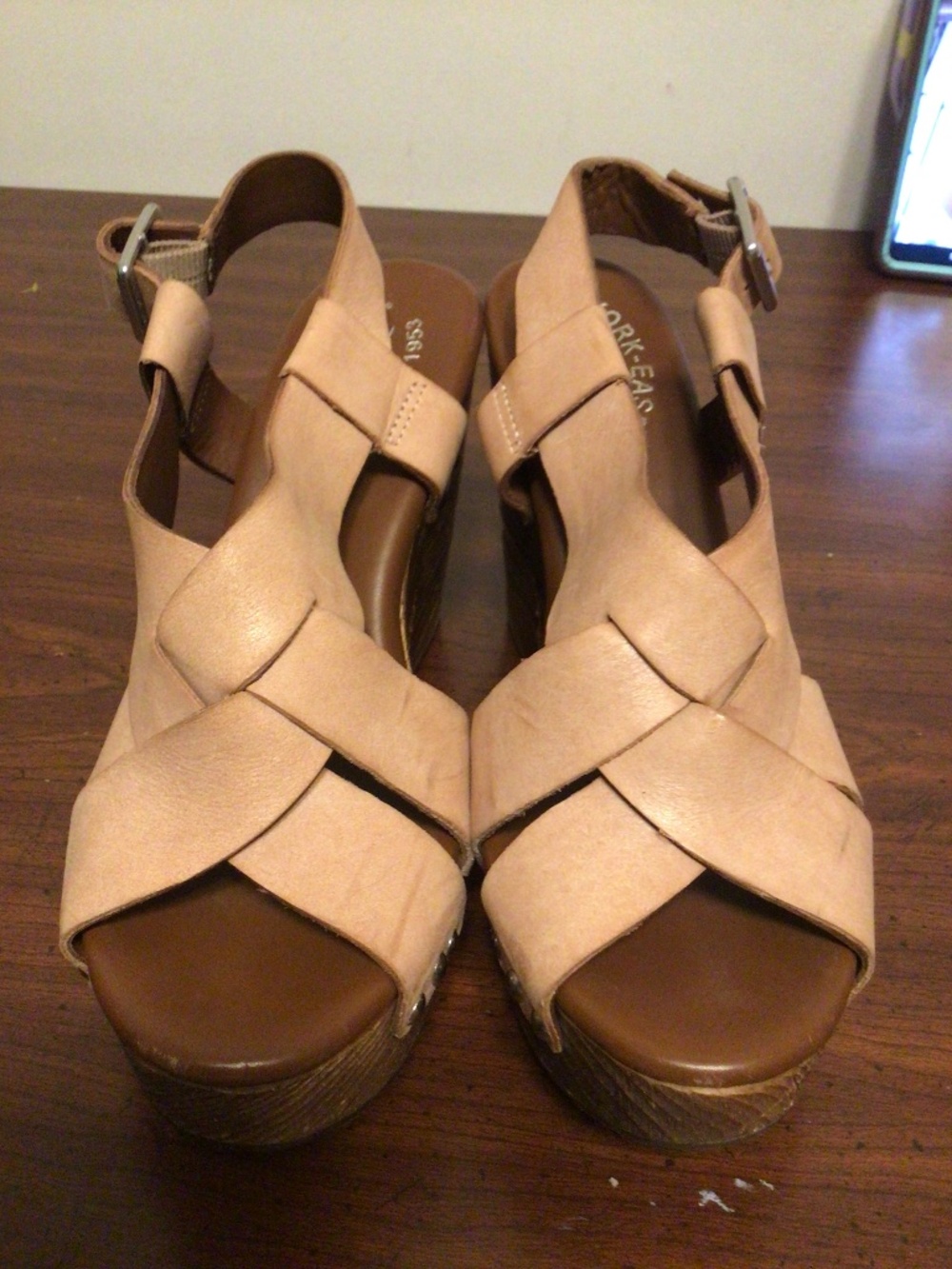 Kirk-Ease The original leather cross cross sandals with wedge heel Sz8M